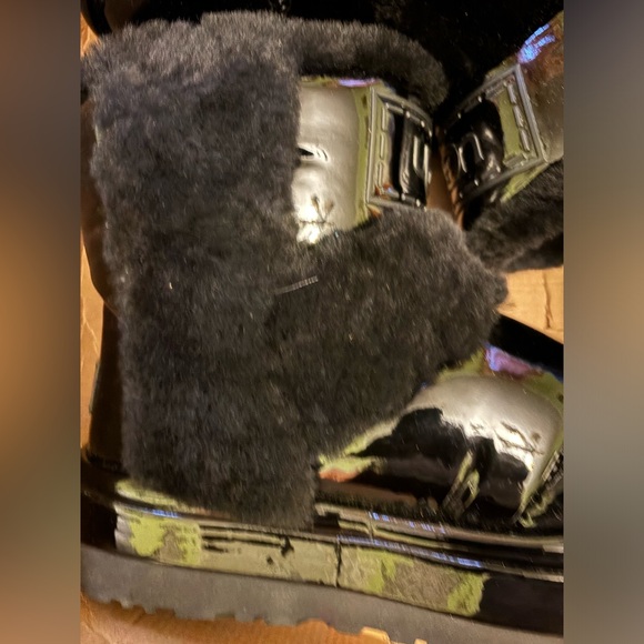 Ugg-Classic Chillapeak Shine - Picture 10 of 15